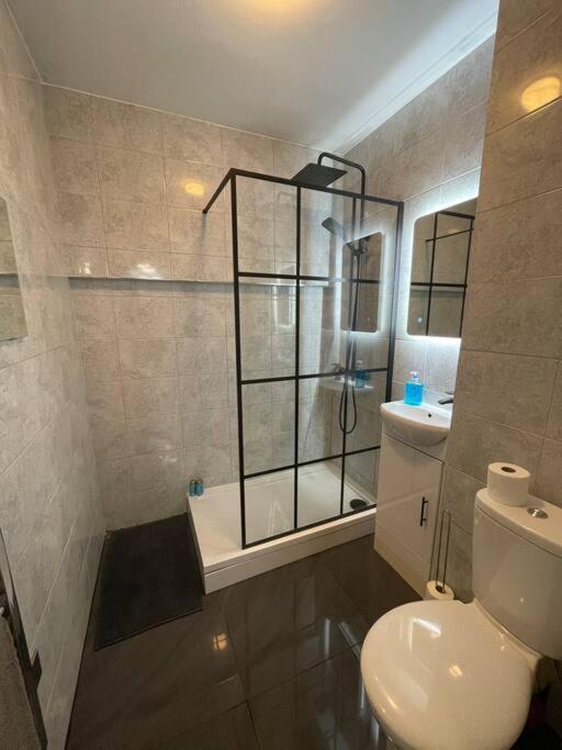 Broadway Suite - Newly Refurbished Stylish Apartment With Free Private Parking - Great Location เบอร์มิงแฮม ภายนอก รูปภาพ
